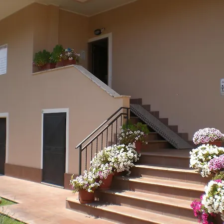 Le Ortensie Bed & Breakfast *